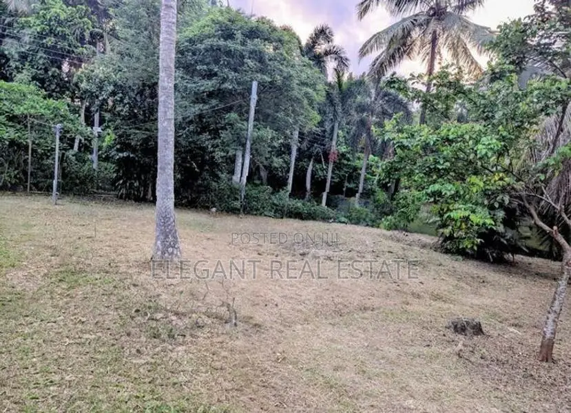 Land For Sale - 38 Perches In Thalawathugoda (A6823) Talawatugoda