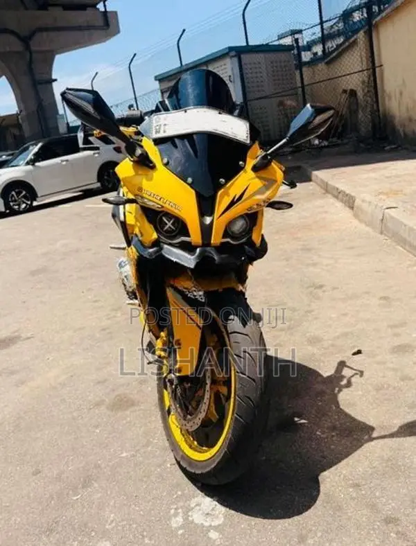 Bajaj Pulsar RS200 2016