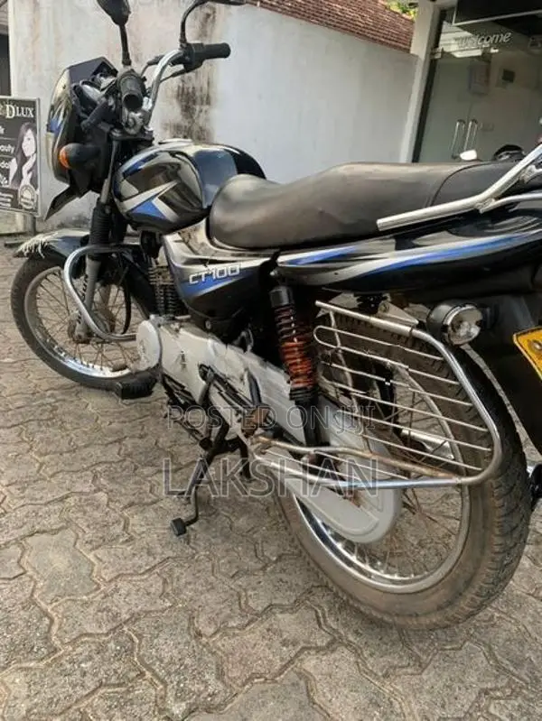 Bajaj CT100 2018
