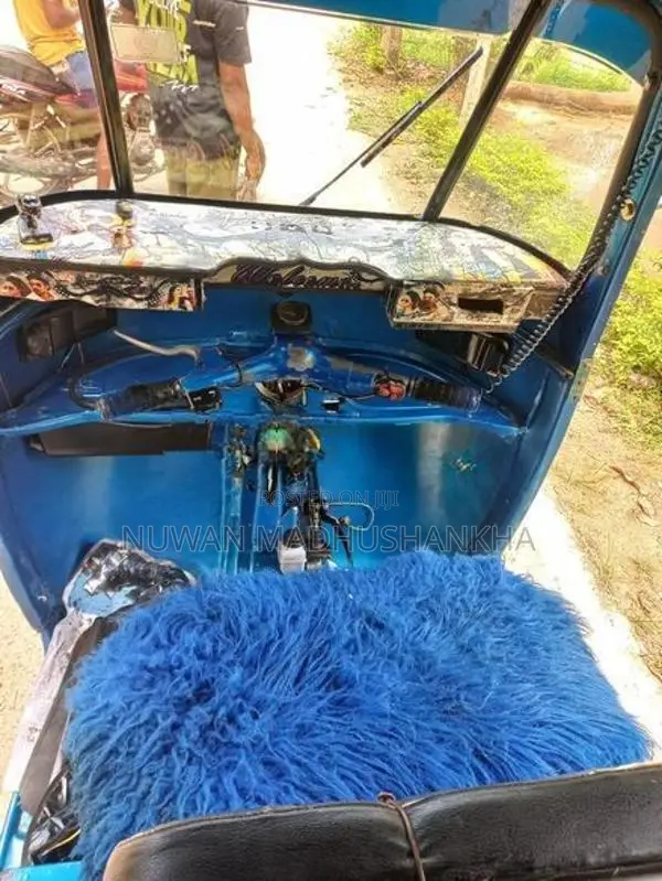 Bajaj RE 1996