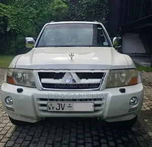 Mitsubishi Montero 2004