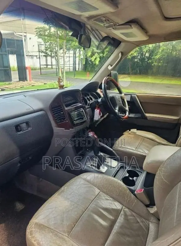 Mitsubishi Montero 2004