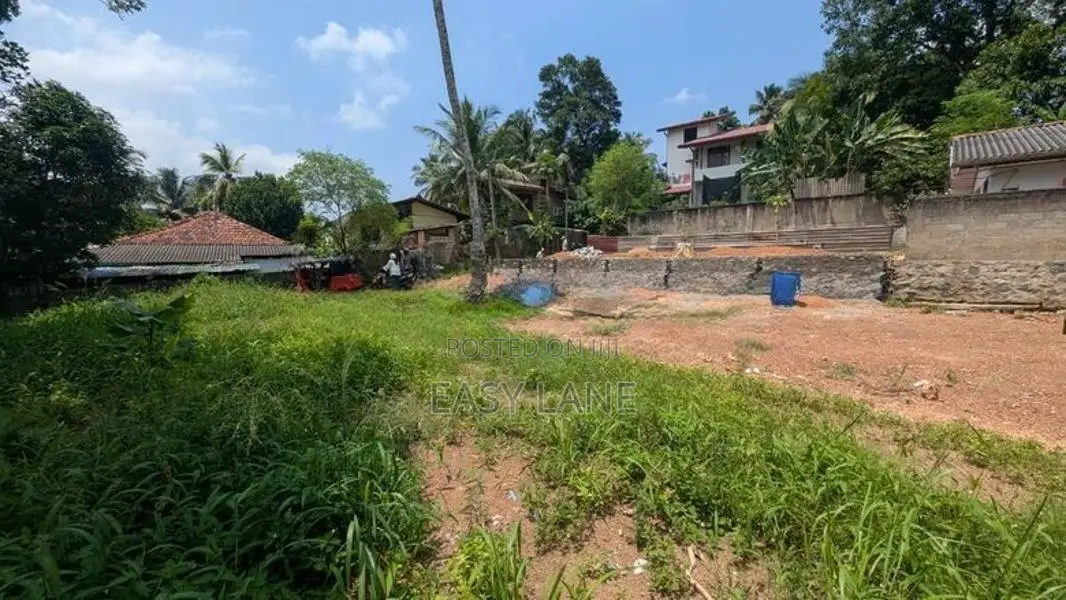 රාගම – බටුවත්ත දුම්රිය ස්ථානය අසලින්ඉඩම් කොටස් 2 යි