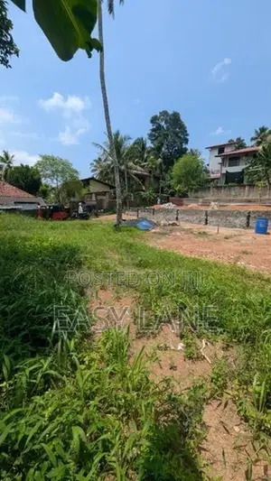 රාගම – බටුවත්ත දුම්රිය ස්ථානය අසලින්ඉඩම් කොටස් 2 යි