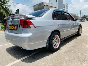Honda Civic ES 5 2003