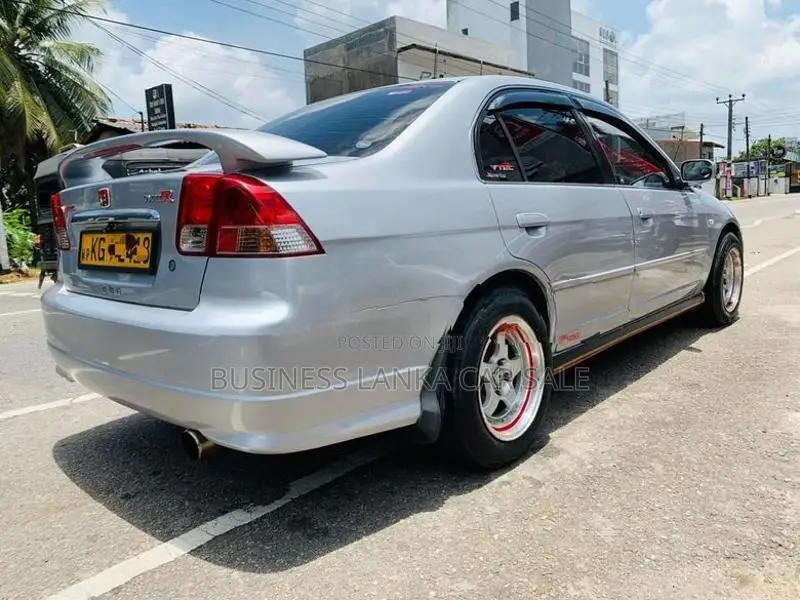Honda Civic ES 5 2003