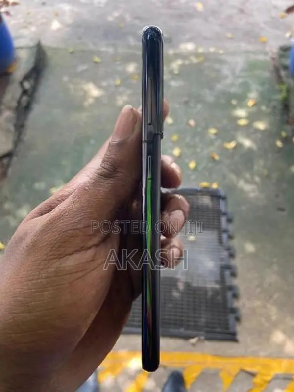 Samsung Galaxy S21 GB (Used)