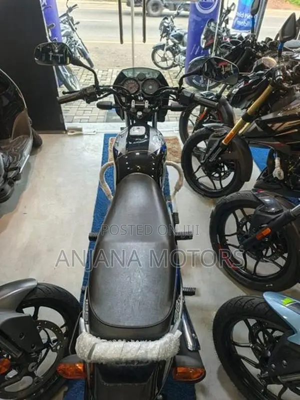 Bajaj CT100 2026
