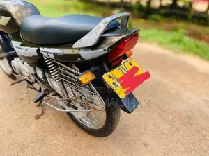 Bajaj CT100 2005