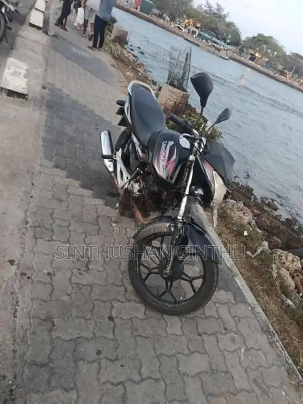 Bajaj Discover 2015