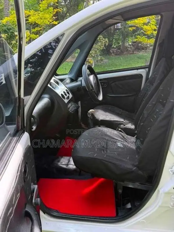 Tata Nano CX 2012