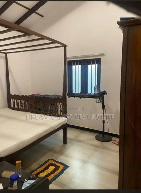 Unawatuna Villa For Rent ( RVR - 873 )