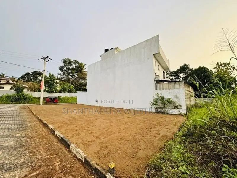Malabe High Residencies With Commercial Land For Sale