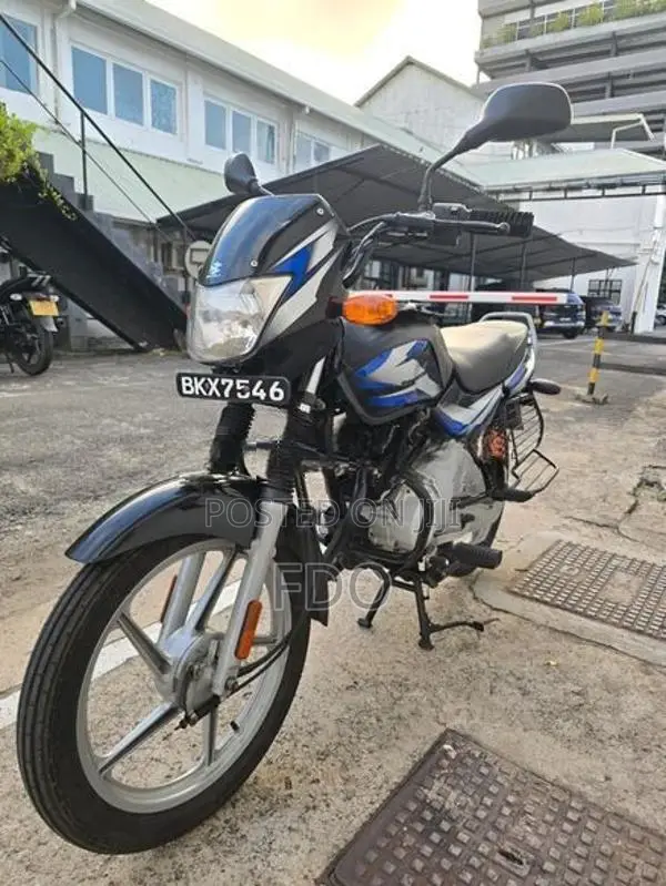 Bajaj CT100 2026