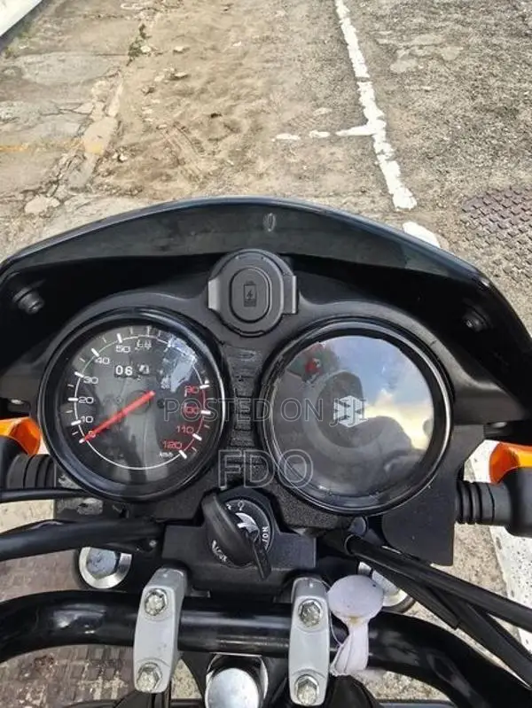 Bajaj CT100 2026