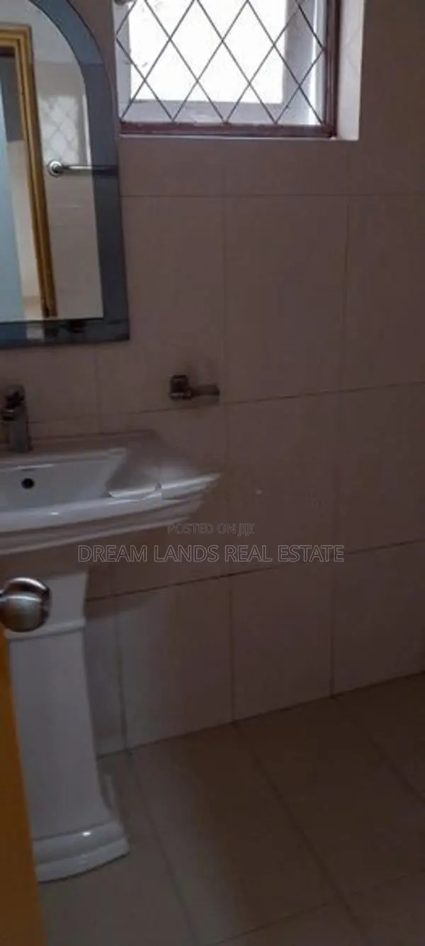 Singal story stand a lone house for rent maharagama
