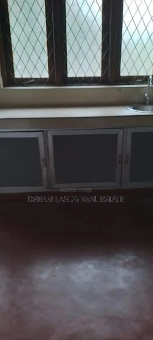 Singal story stand a lone house for rent maharagama