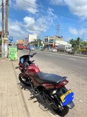 Bajaj Discover 150f 2016