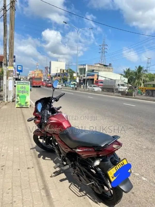 Bajaj Discover 150f 2016