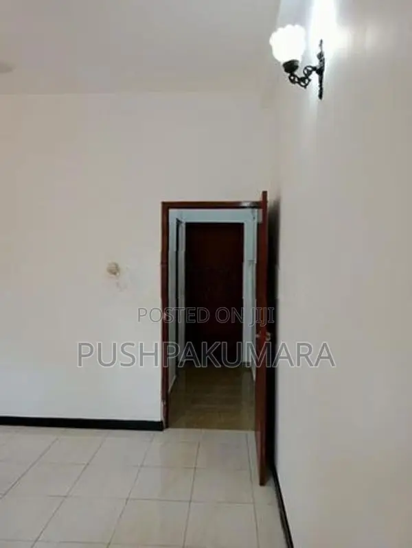 House For Rent IN Pelawatta (5304B/1)IN Akuregoda Road Battaramulla