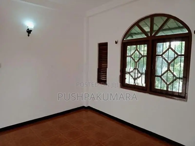 House For Rent IN Pelawatta (5304B/1)IN Akuregoda Road Battaramulla