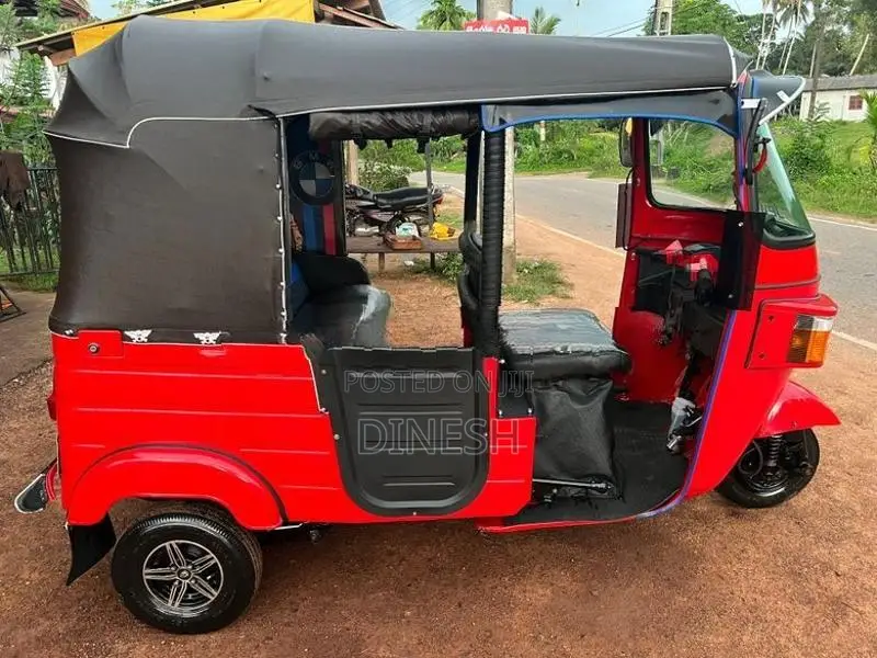 Bajaj RE 2011