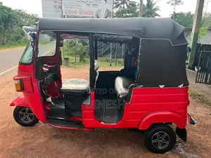 Bajaj RE 2011