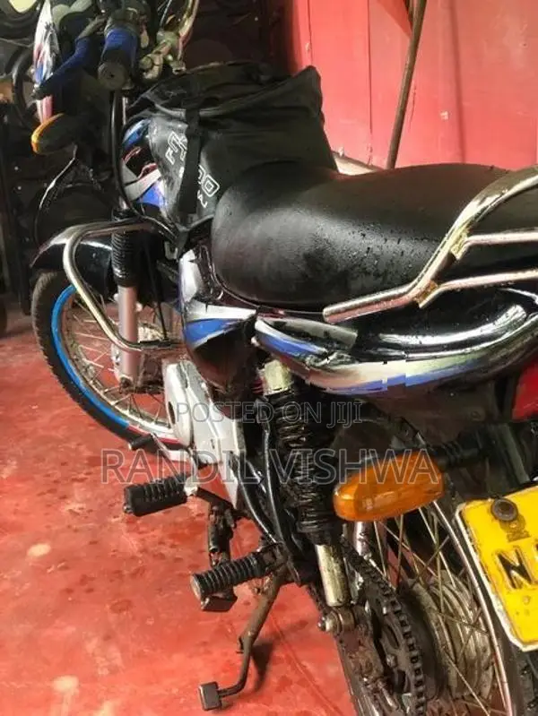 Bajaj CT100 2006