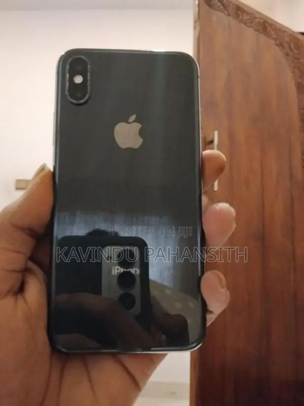 Apple iPhone X (Used)