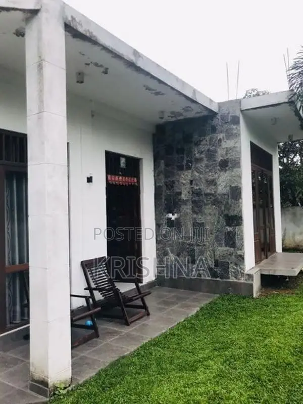 Complete House for Sale Avissawella