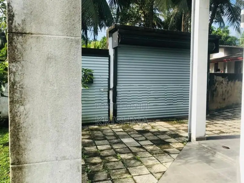 Complete House for Sale Avissawella