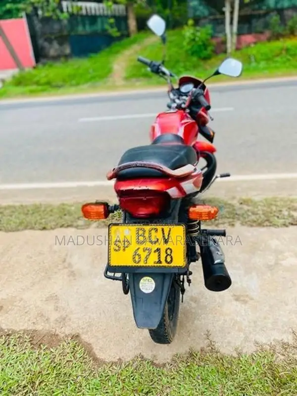 Bajaj Platina 100 2015