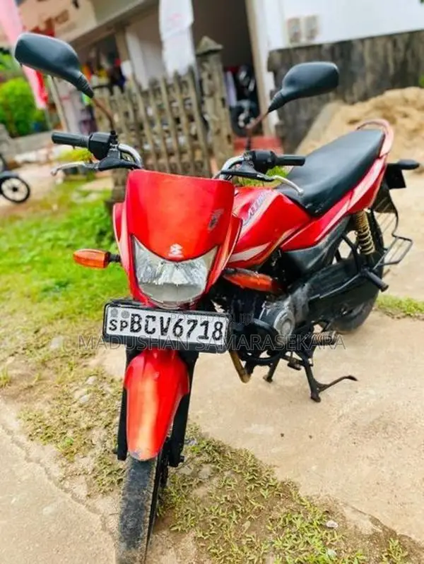 Bajaj Platina 100 2015