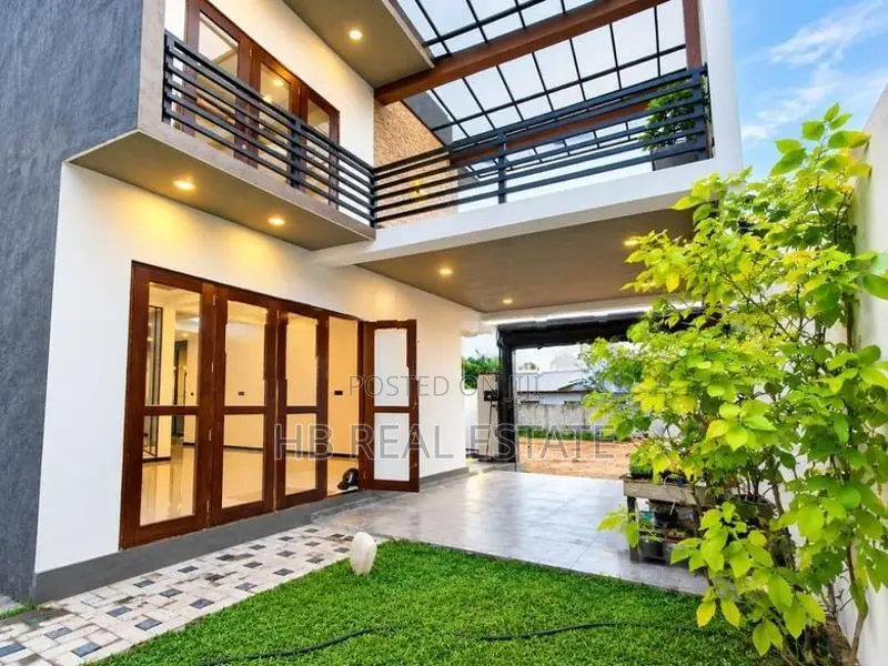 Newly Build Luxury Three Story House For Sale In Piliyandala