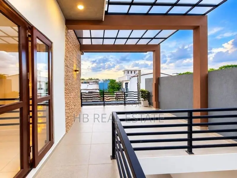 Newly Build Luxury Three Story House For Sale In Piliyandala