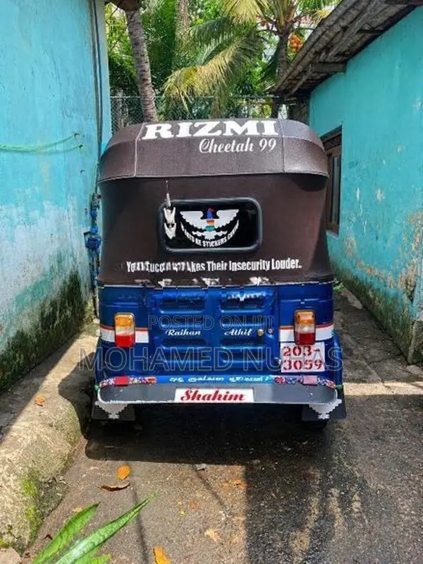 Bajaj RE 2000
