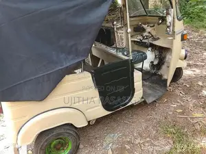 Bajaj 2000