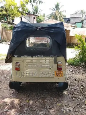 Bajaj 2000