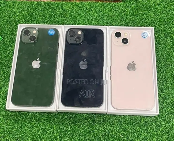 Apple iPhone 13 128GB (Refurbished)