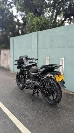 Bajaj Pulsar 180 2016