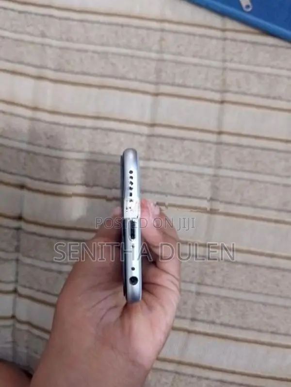 Apple iPhone 6S (Used)