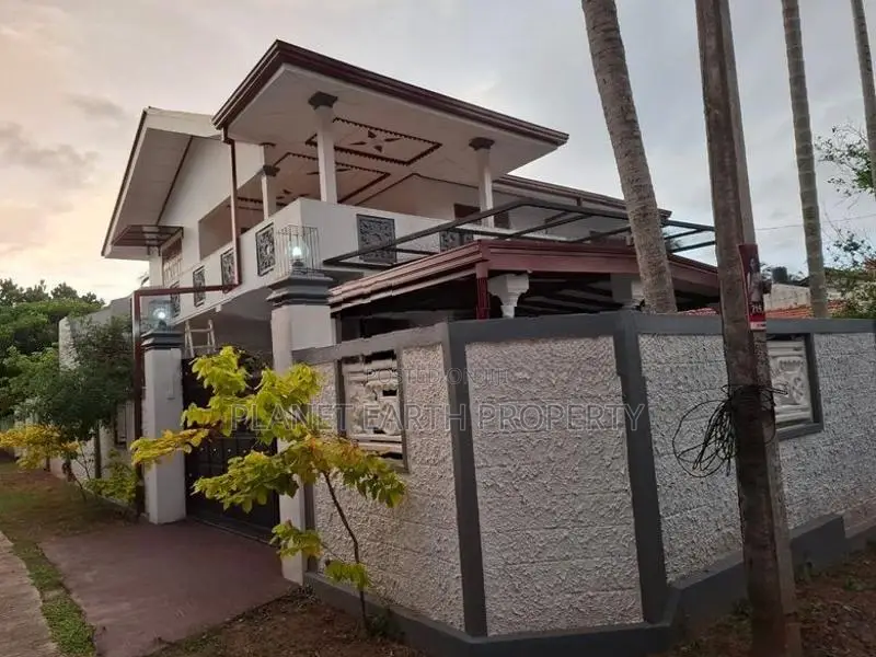 Luxury House for immediate sale at Negombo