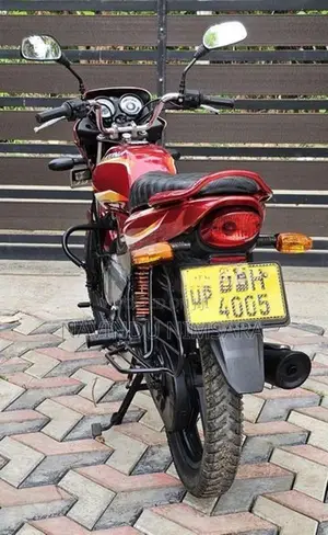 Bajaj Platina 100 2016
