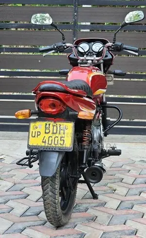 Bajaj Platina 100 2016