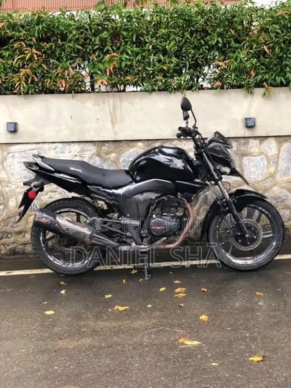Honda CB Trigger Black 2014