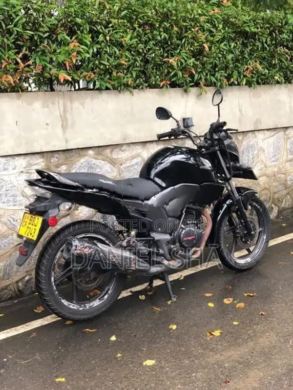 Honda CB Trigger Black 2014