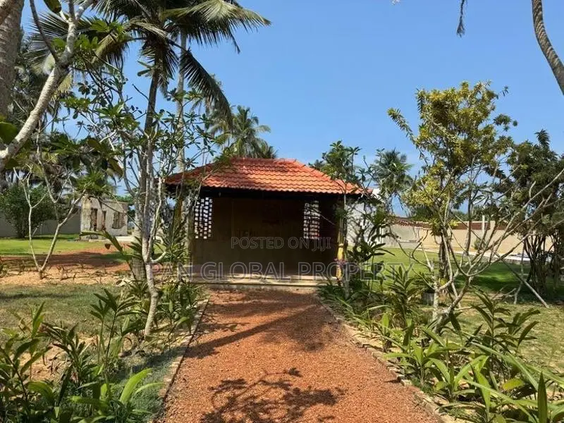 Villa for Sale in Wadduwa