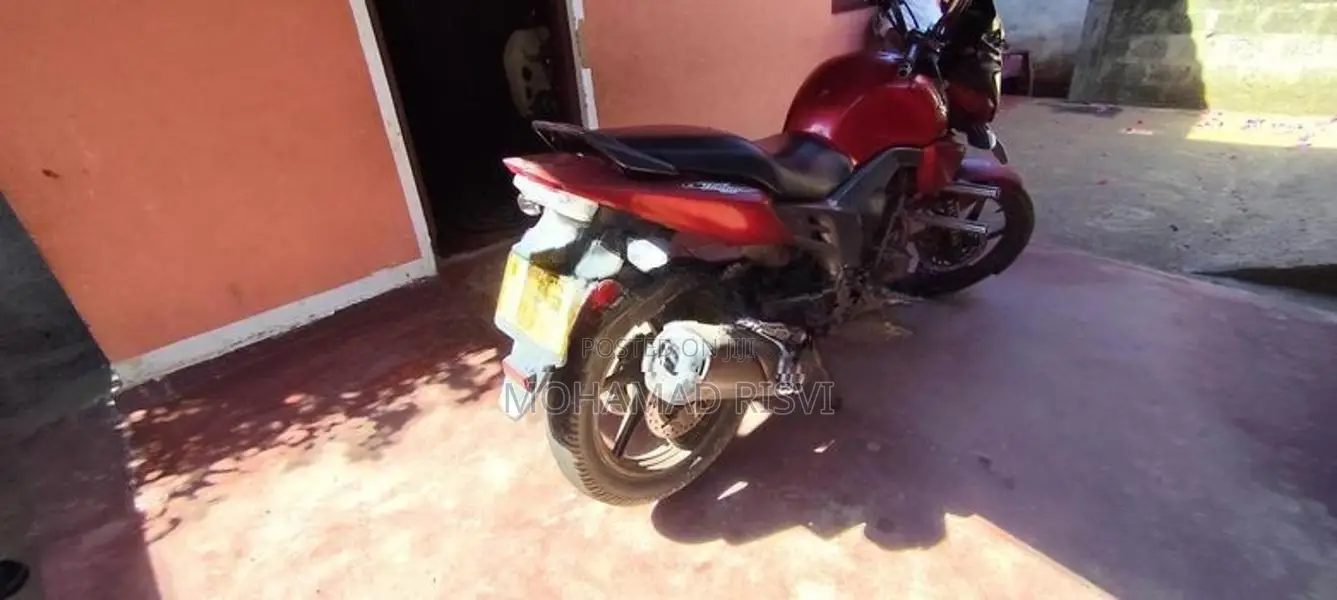 Honda CB Trigger 2016