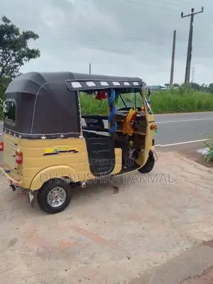 Bajaj RE 1999