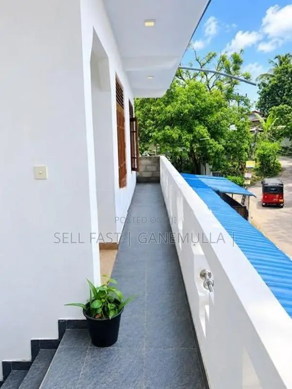 Commercial Building For Sale In Kadawatha
